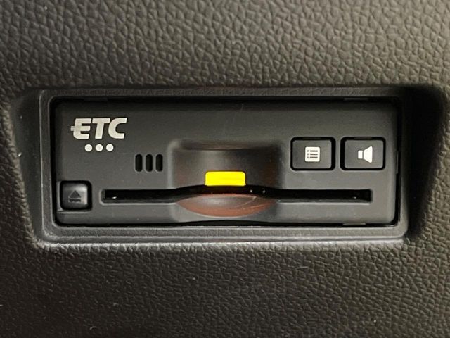 【ETC】高速道路の料金所をストレスなく通過！話題のスポットやサービスエリアに多い「スマートIC」利用時は必須のアイテムです。当店でセットアップを実施、ご納車当日からすぐにご利用いただけます！