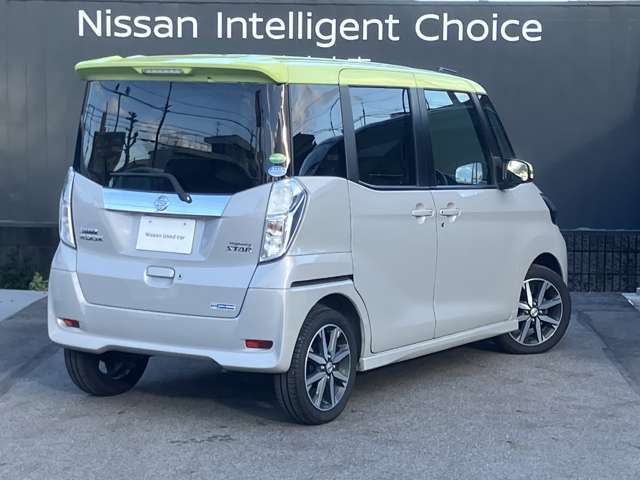 プライバシーガラス付きで日差しやプライバシーを遮ってくれます。エアコンの効きが違いますので快適です♪