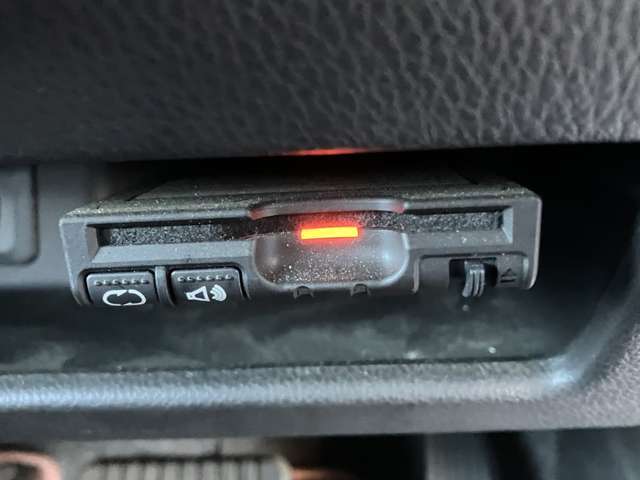 ETC装備！高速等、有料道路の料金所はもちろん話題のスマートICもスムーズに通過でき♪カードがあればご納車日当日からお使い頂けますよ♪