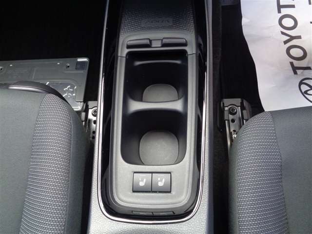 運転席・助手席シートヒーター付