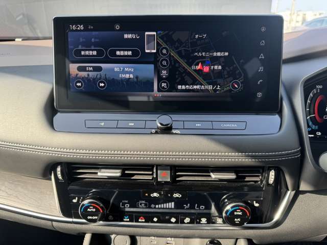純正ナビ付☆Bluetooth機能も付いていますので携帯と繋げばお気に入りの音楽が聴けちゃいます♪
