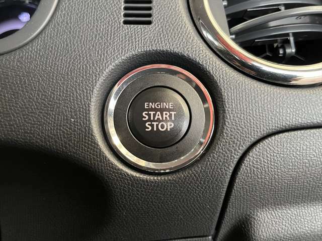 このスイッチを押すだけでエンジンの始動を行えます。