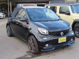 リアエンジン・リアドライブの珍しい車！小回りの効く軽量コンパクトボディに900ccのターボエンジン！ドアも4枚あり普段使いにも十分な実用性があります。