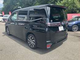 当店は常時100台以上の展示車輛を取りそろえ皆様のお越しをお待ちしております。