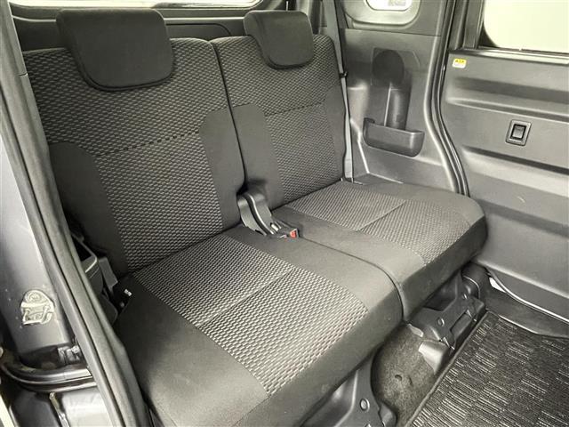 【フロアマット】車内を綺麗に保つのには必須のアイテムです。当店ではフカフカな新品マットも絶賛取り扱い中！ぜひご相談くださいませ。
