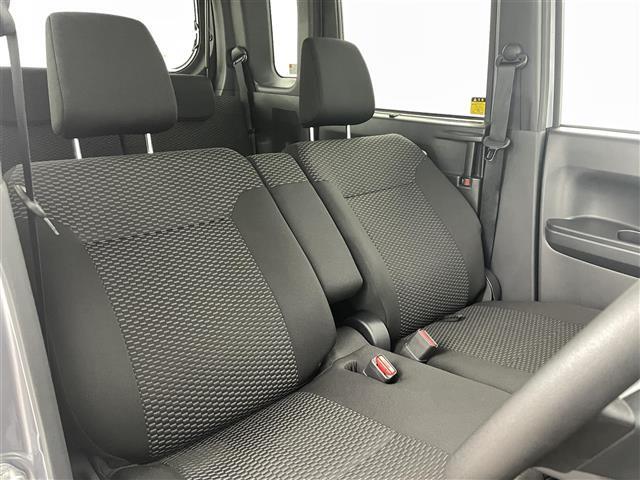 【運転席】座り心地が良いシートなので長時間の運転でも快適にお過ごしいただけます。新品のフロアマットのご注文も可能です。掲載箇所以外にご希望の写真がございましたらお気軽にお問い合わせ下さい。