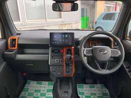メーターやシフトレバー、スイッチ位置など運転席回りの配置はしっくりいきたいものですね！まずは座ってチェックしてみてください♪