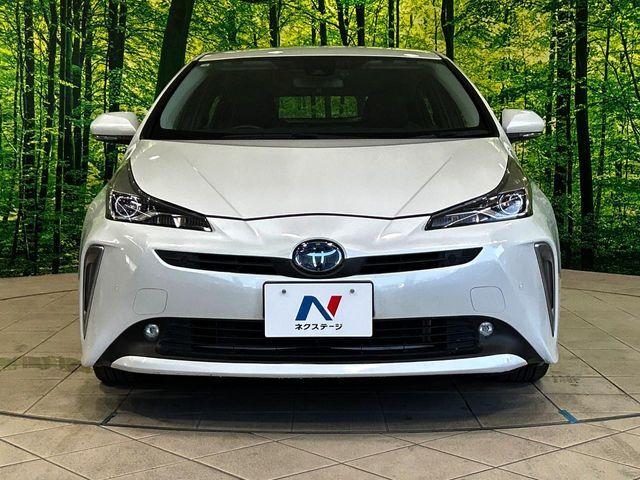 弊社では、全車『修復歴なし』のお車のみ取り扱っております。専任バイヤーによる厳選した仕入れの後、入庫後の車両チェックを行い、ネクステージが認定した高品質な中古車をご提供しております。