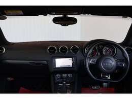 当店仕入れ担当イチオシの車両です。第三者機関での鑑定も受けており、ご安心してご購入頂けます。