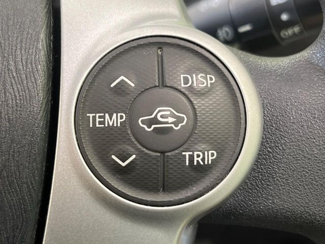 【ステアリングスイッチ】運転中、前方から目線をそらすことなく、オーディオ等の操作が可能な便利機能！安心＆快適なドライブを演出してくれます♪
