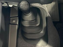 【トランスファー】オフロードや雪道に特化したモードへの切り替えも可能。高い走破性を活かし、オンロード以外でも活躍してくれます♪