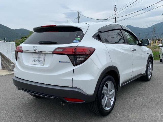 Honda SENSING＆VSA   衝突軽減ブレーキ〈CMBS〉、車線維持支援システム〈LKAS〉、誤発進抑制機能、横滑り制御装置〈VSA〉等を統合制御して、ドライバーの安全運転をサポートをします