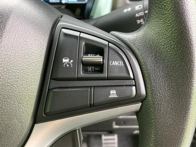 WECARSの展示場では実際に見て、触ってお車をお選びいただけます！知識の豊富な営業スタッフが様々なカーライフをご提案いたします！