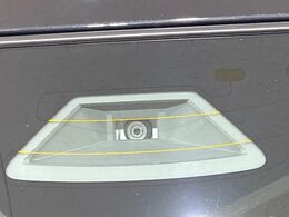 【スズキ　セーフティサポート】走行中に前方の車両等を認識し、衝突しそうな時は警報とブレーキで衝突回避と被害軽減をアシスト。より安全にドライブをお楽しみいただけます。