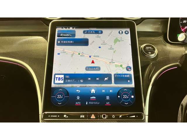 ドアハンドルには握りやすいグリップ形状が採用されています。万一の事故の際など、車内に残された乗員を救出する為、外部からドアを開けやすいようになっています。