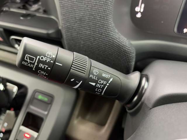 当店はお客様との会話を通じて、ライフスタイルに合ったクルマ購入の実現に尽力します。