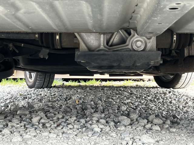 自社整備工場で、整備のプロが事前点検を行っております。厳選された車を展示しておりますので程度には自信がございます！