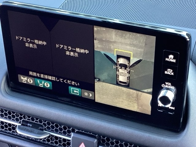 全方位カメラも装備しております。車庫入れの苦手なお客様も安心！重宝してくれます！