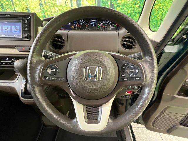 【ステアリングスイッチ】運転中、前方から目線をそらすことなく、オーディオ等の操作が可能な便利機能！安心＆快適なドライブを演出してくれます♪