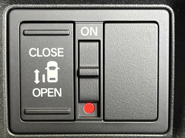 【パワースライドドア】スマートキーや運転席のスイッチでスライドドアの開閉が可能♪電動だから力を入れてドアを開ける必要が無く、小さいお子様でも、重い荷物を持っている時もラクに開け閉めできます♪