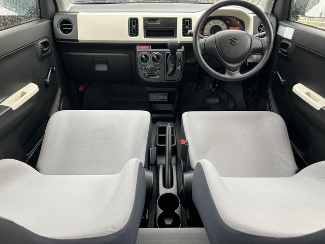 カーズ大阪では中古車販売をメインに各種保険の取扱、板金修理まで幅広く対応しています。中古車販売は全国どこでも対応可能！遠方の方でも安心して買ってもらえるような取り組み・工夫を行なっています。