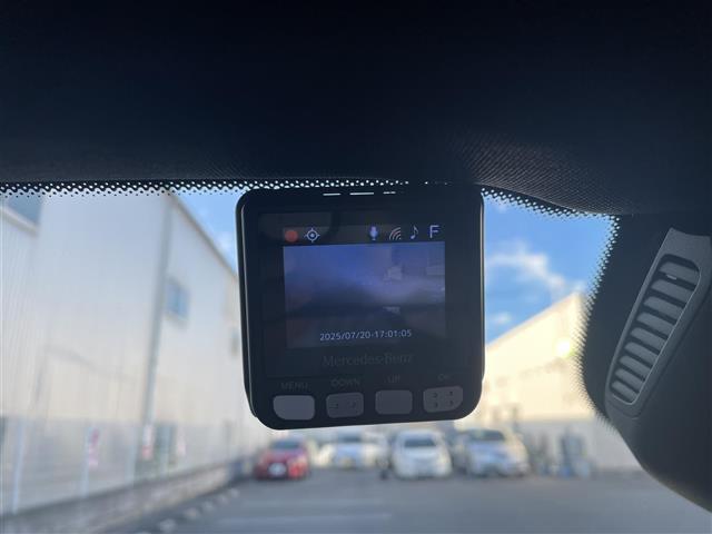 映像・音声などの運転中の記録を残します。事故などを起こした起こされた時の証拠になりえますので、もしも時でも安心ですね。