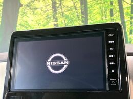 【純正9型ナビ】人気の純正ナビを装備。オーディオ機能も充実しており、Bluetooth接続すればお持ちのスマホやMP3プレイヤーの音楽を再生可能！毎日の運転がさらに楽しくなります！！