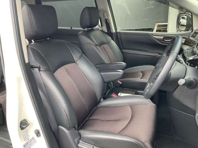 運転席からの視界も良くどなたがお乗りになられても運転しやすい車両です