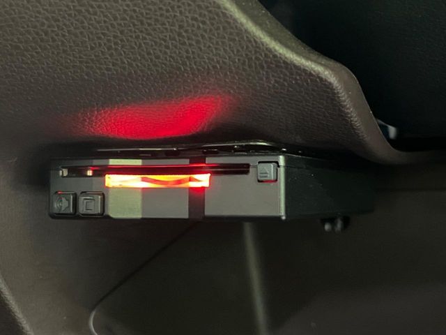 【ETC】高速道路の料金所をストレスなく通過！話題のスポットやサービスエリアに多い「スマートIC」利用時は必須のアイテムです。当店でセットアップを実施、ご納車当日からすぐにご利用いただけます！