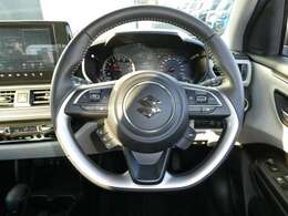 当社の中古車は全社整備付価格です。別途、整備料金をいただくことはございませんのでご安心ください。全社オイル、オイルフィルターの交換はもちろんのこと、必要だと判断した消耗品は交換させていただきます