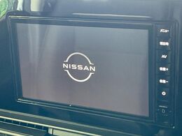 【純正9型ナビ】人気の純正ナビを装備しております。ナビの使いやすさはもちろん、オーディオ機能も充実！キャンプや旅行はもちろん、通勤や買い物など普段のドライブも楽しくなるはず♪