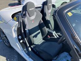 ダイハツ認定中古車取扱いの正規ディーラー店舗となります。メーカー保証はもちろん中古車保証も全国最寄りのダイハツ正規ディーラーにてご利用いただけます（一部除く）