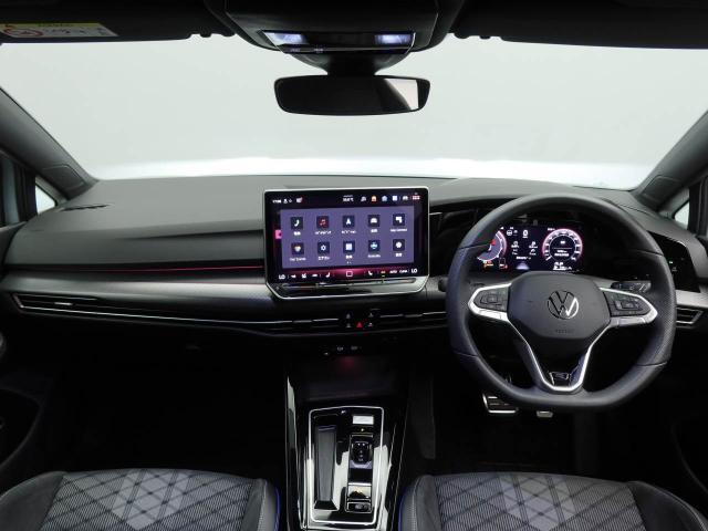 シンプルなデザインで飽きさせない内装がVolkswagenのコンセプトの一つでもあります。