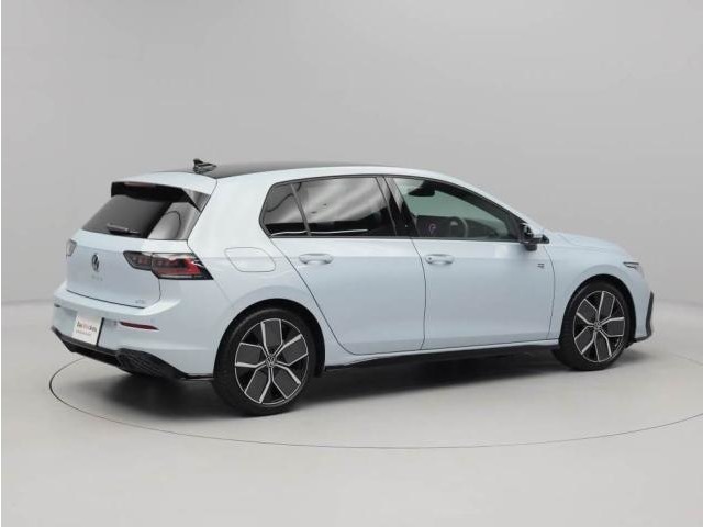 車線変更時の死角を検知しお知らせしてくれるブラインドスポットディテクション機能で安全かつ、スムーズに車線変更ができます。