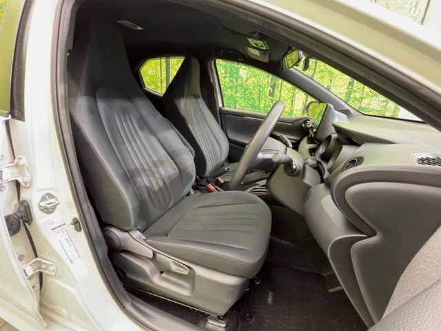 運転席シート廻りは使用感も少なく、良好な状態となっています。丁寧に使われていたことがよくわかりますね。