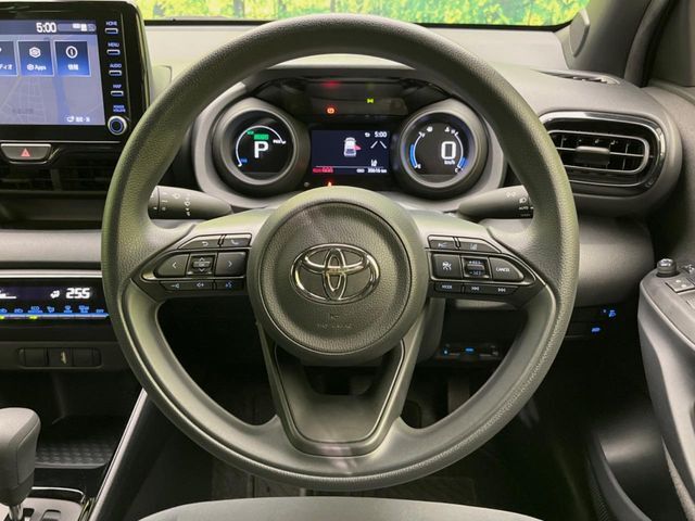 【ステアリングスイッチ】運転中、前方から目線をそらすことなく、オーディオ等の操作が可能な便利機能！安心＆快適なドライブを演出してくれます♪