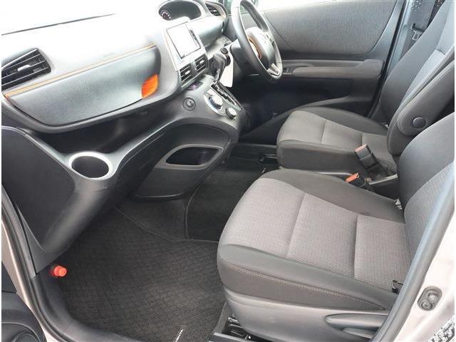 座り心地が良い斬新でシンプルなデザインの内装です！