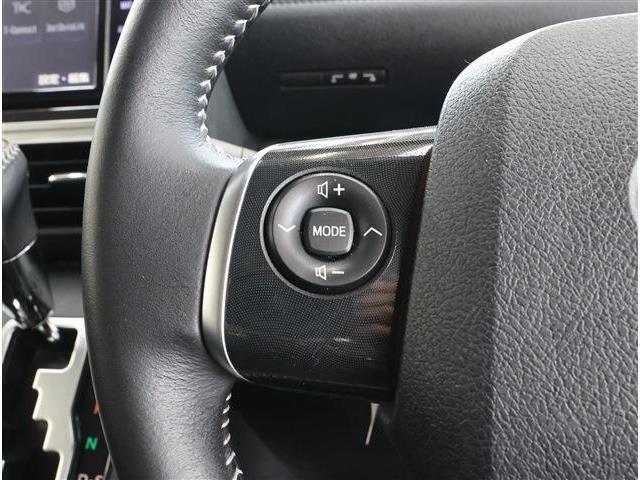 ステアリングリモコン付き！ナビ操作がラクチン！