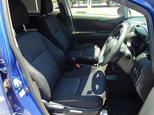 見通しのよいすっきりとした視界で、誰でも運転しやすいです。運転のしやすさは疲れにくさにも繋がりますよ♪