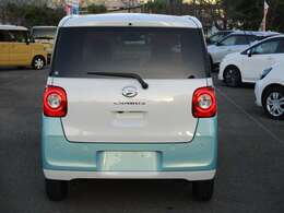 外装は人気のシャイニングホワイトパールとファインミントメタリックのツートンカラーです♪