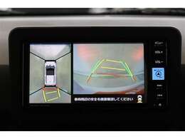 【パノラミックビューモニター】クルマの斜め後ろや真横など、目が届きにくい箇所も確認できるため、いち早く障害物に気が付くことができて安心ですね♪