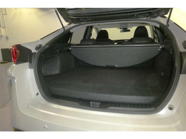 広いトランクスペース！大きい荷物から小さい荷物までたっぷり積んじゃってください♪