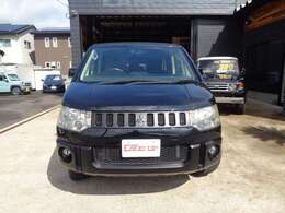 フロントグリル・前後アンダーカバーマットブラック仕様、社外16インチホイール・ATタイヤなどカスタム