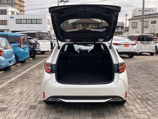 広々としたラゲージスペースを備えています。大きなものや長さのある荷物もしっかりと積み込めます。