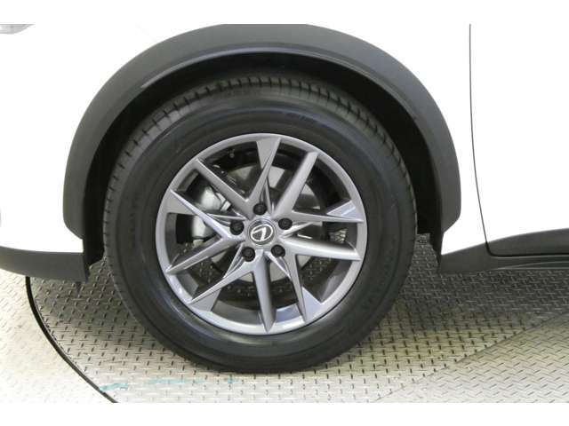 心躍る体験を。操る歓びを。上質な乗り心地がレクサスとなります。ご満足いただける事と思います。