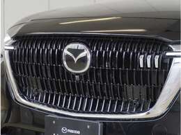 【フロントレーダーセンサー】フロントレーダーセンサーから送信される電波が前方車や障害物に反射し、もどってきた電波を検知することで制御しています。