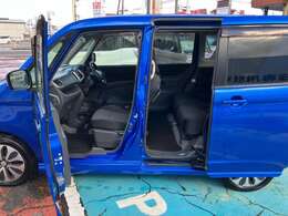 当店では、自社で仕入れした厳選車両を、多数展示しております。リーズナブルなお車を多数在庫しております。掘り出し物を探しにいらしてください。