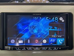 【ディスプレイオーディオ】お持ちのスマホやMP3プレイヤーとの無線接続で音楽再生が可能！コードで繋ぐわずらわしさも無く、手軽にお気に入りの音楽を楽しめます。