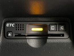 【ETC】高速道路の料金所をストレスなく通過！話題のスポットやサービスエリアに多い「スマートIC」利用時は必須のアイテムです。当店でセットアップを実施、ご納車当日からすぐにご利用いただけます！