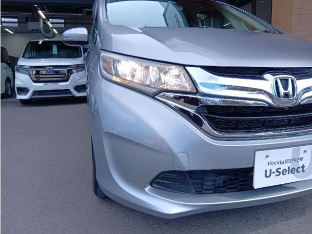 ハロゲンライトが装備されています。